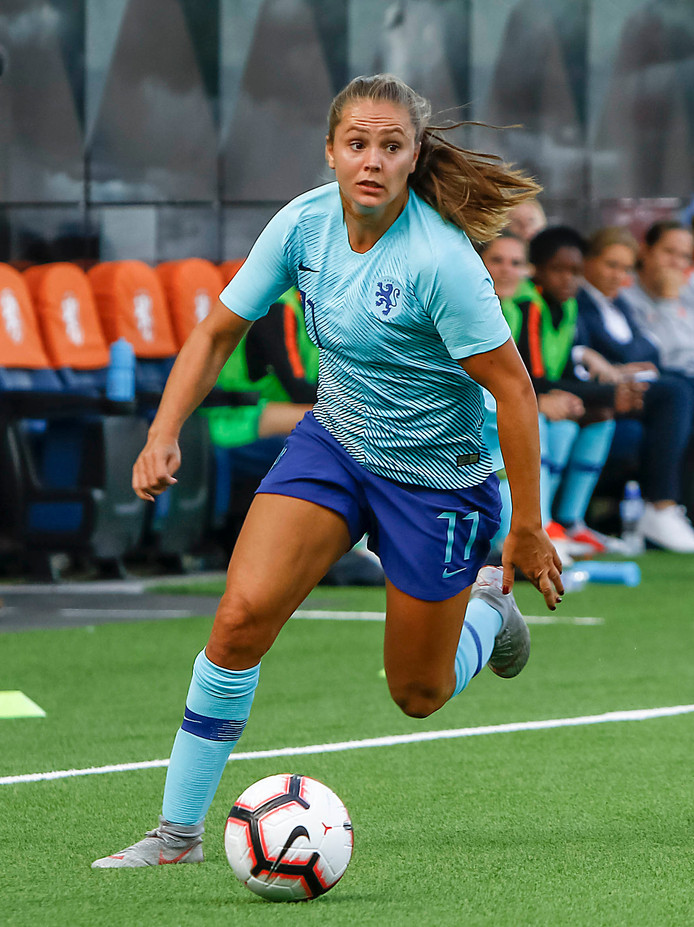 Lieke Martens: De sfeer is weer goed | Nederlands voetbal ...