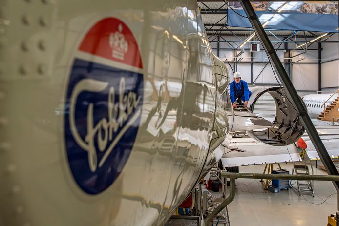 Fokker Services en Fokker Techniek in Hoogerheide krijgen een nieuwe eigenaar. Per 1 april neemt het Nederlandse Panta Holdings de luchtvaartbedrijven over van het Britse GKN/Aerospace.