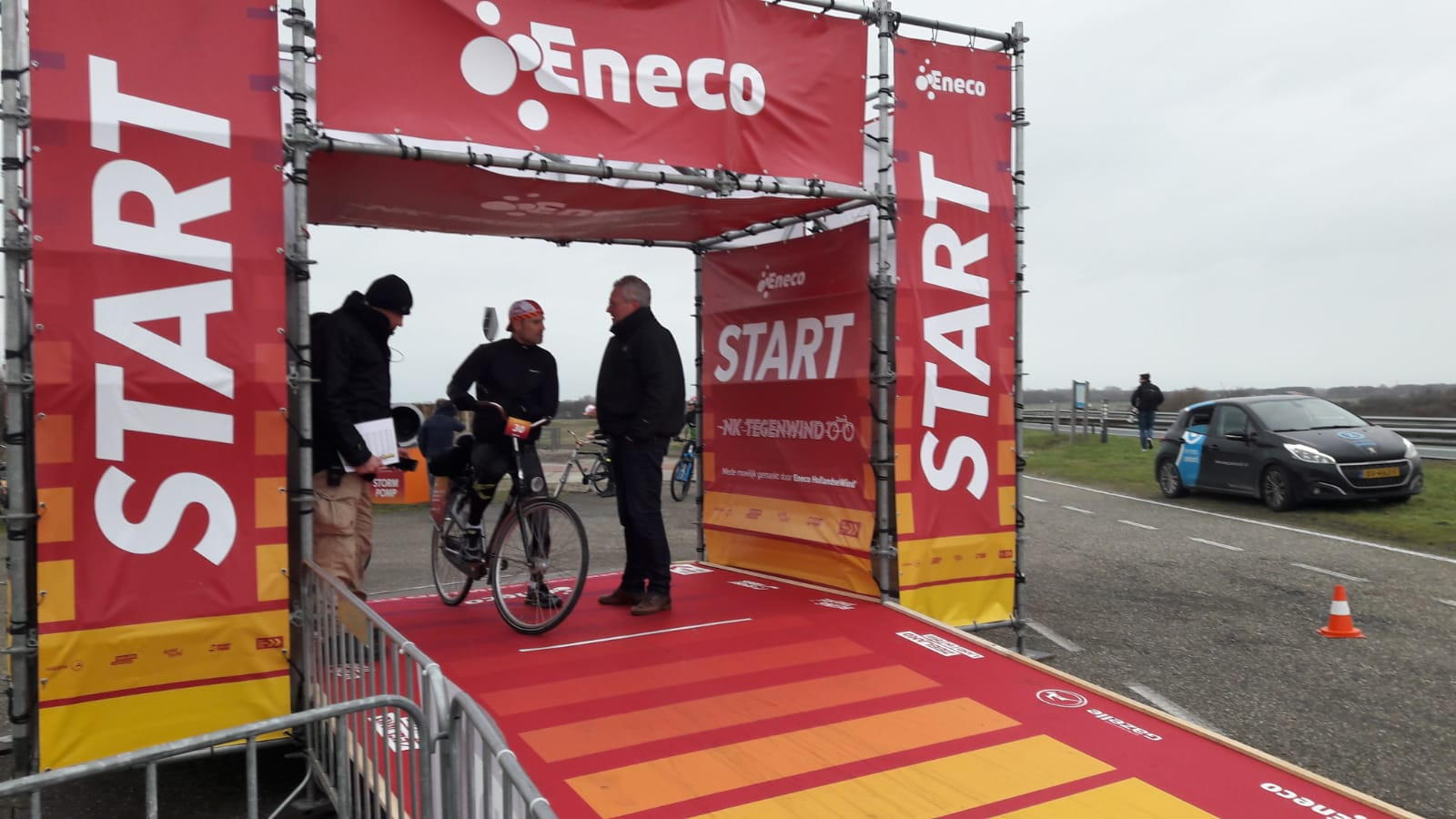 NK Tegenwindfietsen Ploegentijdrit gestaakt wegens te harde wind, Max de Jong weer de snelste