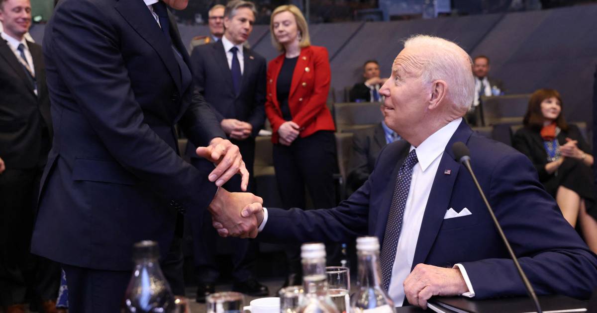 Biden corrigeert Rutte en feliciteert Oranje met zege