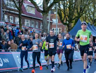 Premier Dick Schoof kritisch op zijn finishtijd Zevenheuvelenloop: 'Maar ik vind het top na deze week’