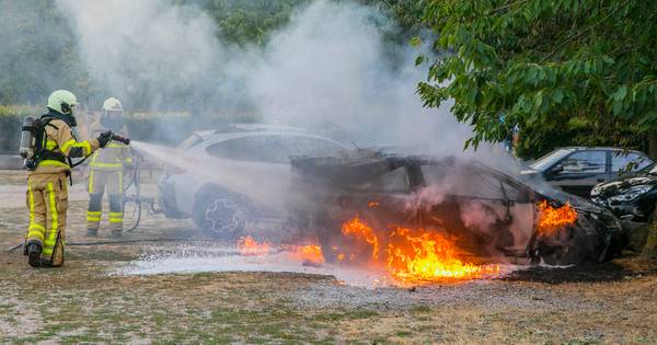 Auto brandt uit in Kilder
