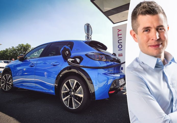 Techjournalist Kenneth Dée test met een kleine elektrische wagen of je daar even vlot mee in Zuid-Frankrijk geraakt als met een model dat een hoog rijbereik heeft.