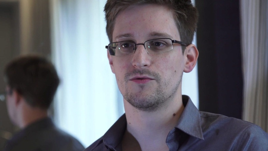 Voormalig CIA-medewerker Edward Snowden lekte geheime gegevens aan Amerikaanse en Britse media.