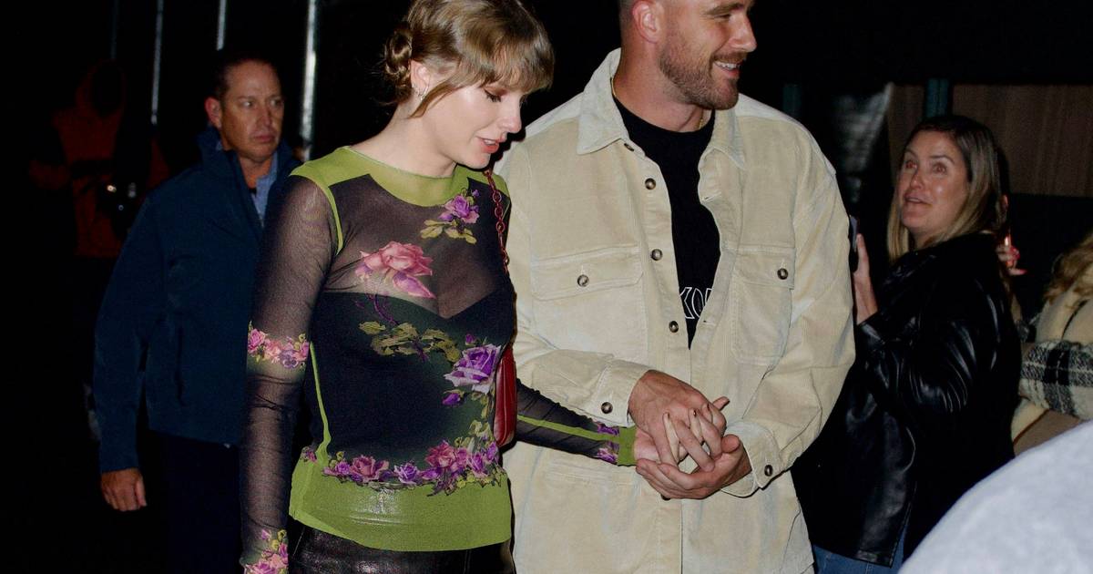 Taylor Swift and Travis’ Publicly Affectionate Dinners, SNL Appearance, and White House Mention