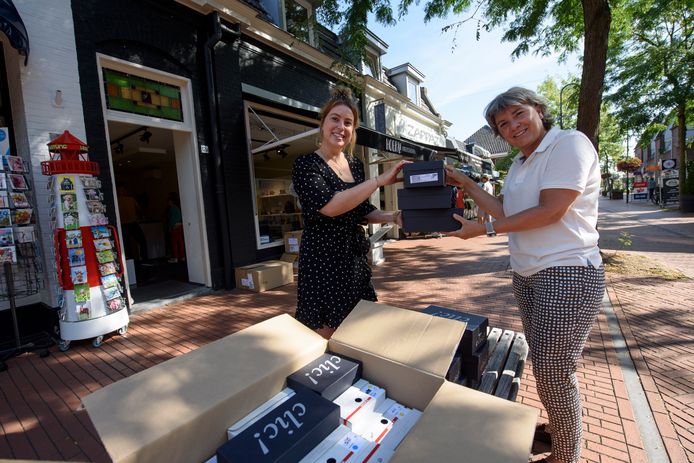 Veldhovense met dubbel hoera naar | Veldhoven |