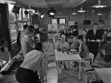 Welke filmploeg liep er in juni 1964 rond bij Philips?