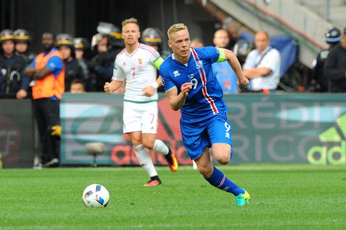 Dé hoofdrolspeler in het IJslandse misbruikschandaal: Kolbeinn Sightórsson (31), in een match enkele jaren geleden tegen Frankrijk.
