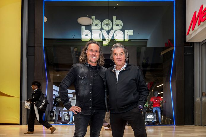 Bob Bayer(63, rechts) eigenaar van Bob Bayer Mode en manager Ramon Terstegen(43).