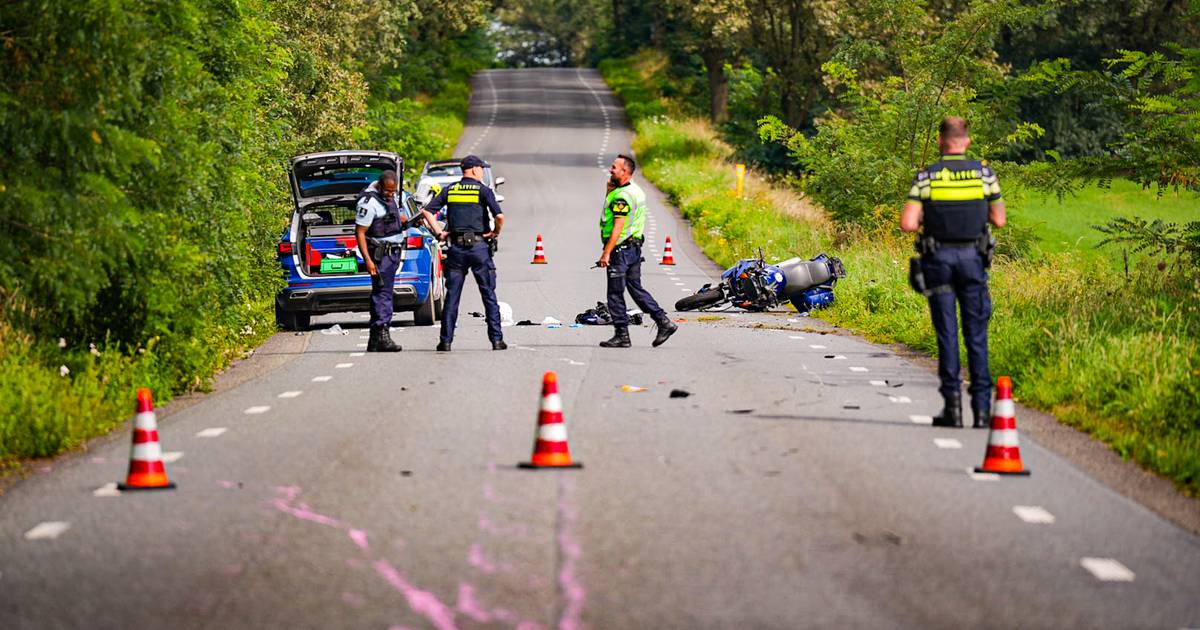 Na vreselijk motorongeluk woonde zij op een brancard begrafenis van haar man bij: ‘Dit was aanslag op ons leven’.