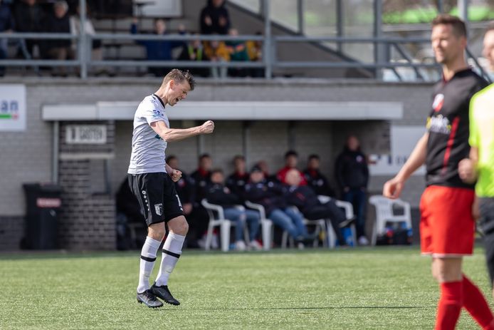 Marc van der Meulen, hier juichend na een goal tegen Flevo Boys, was ook tegen NSC belangrijk met zijn openingstreffer.