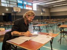 Björn van der Doelen maakt examen Duits havo: 'Ik wil in het Duits net zo ad rem een gesprek kunnen voeren'