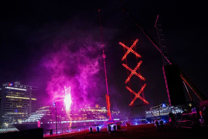 Met een vuurwerkshow luidde ook Amsterdam het nieuwe jaar 2018 in.