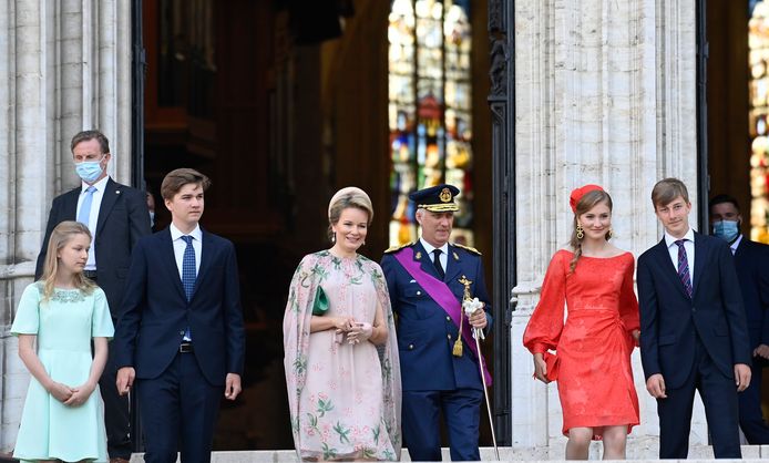 Een blik op de outfit van kroonprinses Elisabeth.