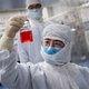 Grote kans dat China als eerst met coronavaccin komt. Maar dat zal ook een prijs hebben
