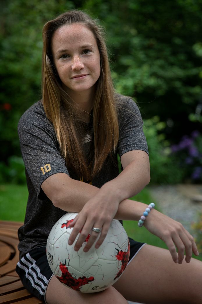 De Veldhovense voetbalster Eva van Deursen.
