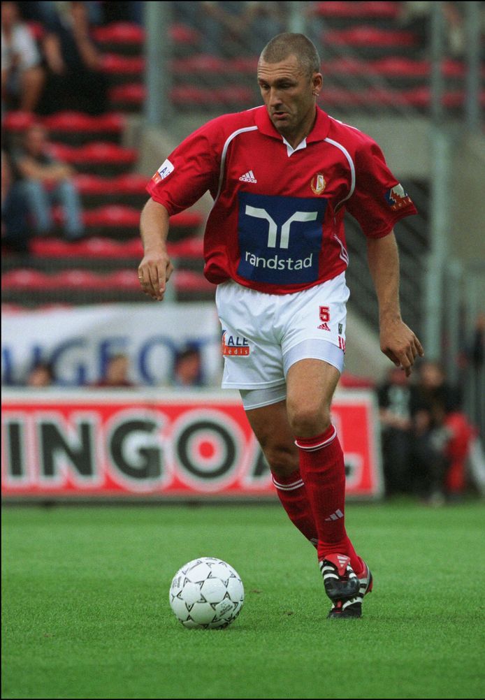 Eric Van Meir in het shirt van Standard (2001).