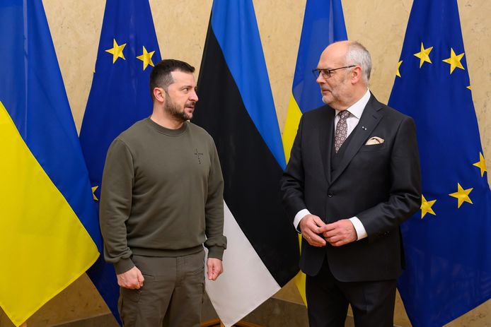 Zelensky in conversation with Estonian priest Alar Kares during his visit to the Baltic states.