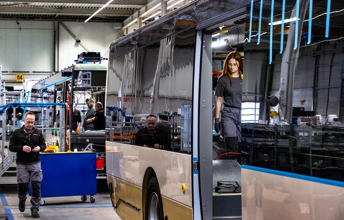 Ebusco wil de productiecapaciteit in zijn fabriek in Deurne verder uitbreiden.