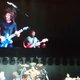 Foo Fighters en Rick Astley rocken op 'Never gonna give you up'