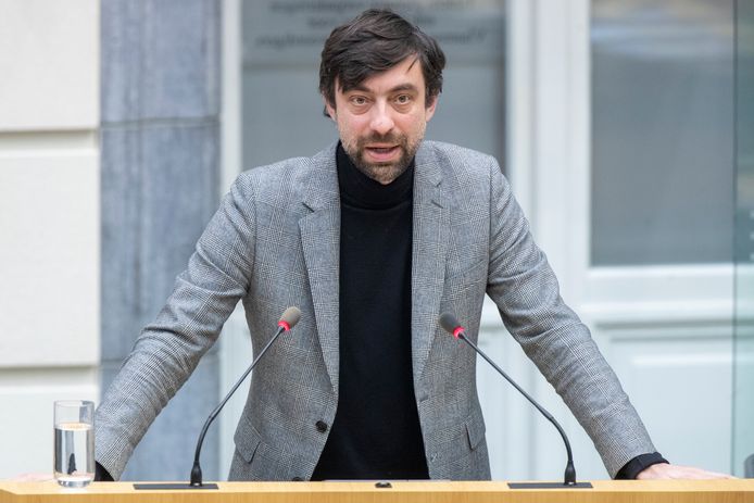 Willem-Frederik Schiltz (Open Vld): "Er moet een Antwerpse vervoerspas komen, want de bestaande City Pass is te duur voor een klein gebied."