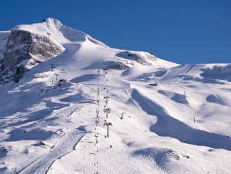 Skigebied Hintertux in Oostenrijk heropent op 29 mei: er ligt nog 3,5 meter sneeuw