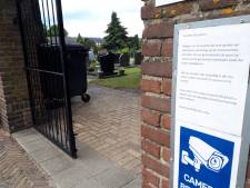 ‘Zeer laffe, lage en kwetsende’ diefstal van begraafplaats Visserskerk in Oss