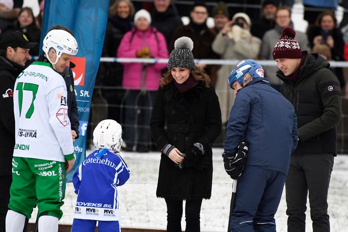 William en Kate ontmoeten ook de kleinste spelers
