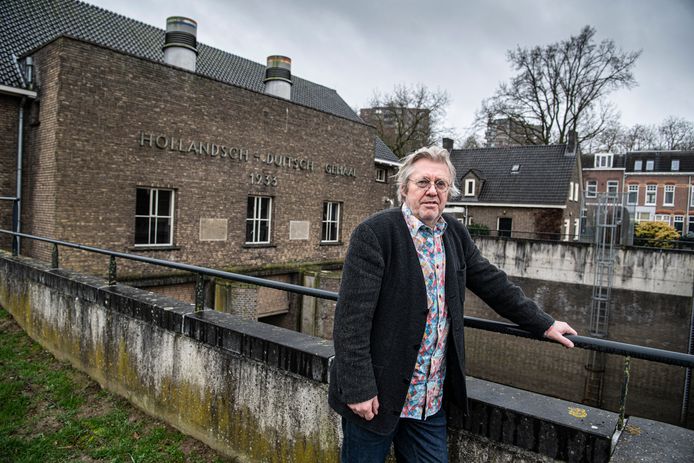 Wim van de Ven bij het Hollandsch-Duitsch gemaal.