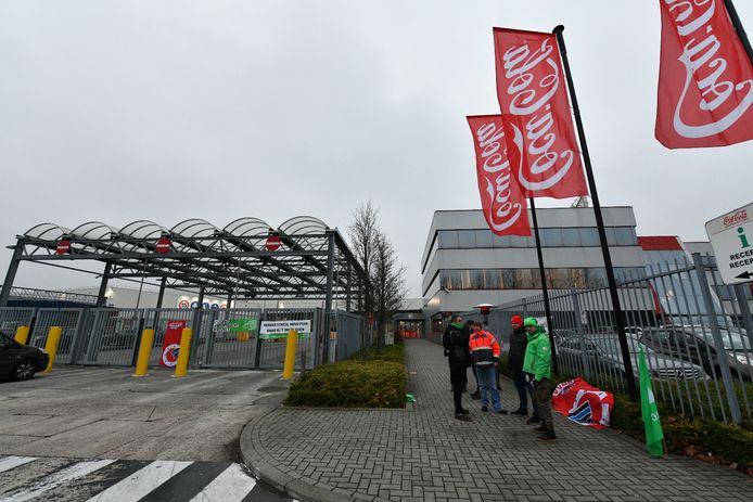 Onder meer de Coca-Cola-vestiging in Wilrijk ligt volledig stil.