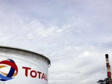 Près de 900 employés d'une raffinerie Total licenciés pour grève sauvage