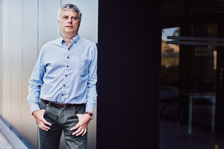 Johan Neyts (KU Leuven): ‘We weten dat er nog enkele virusfamilies zijn die we in de gaten moeten houden.’ Beeld Thomas Sweertvaegher