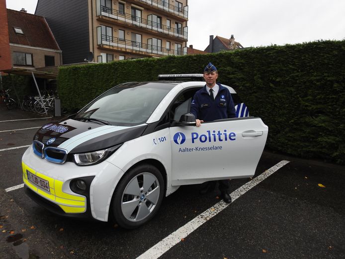 Nieuwe elektrische wagens voor de wijkwerking: ook de politiezone Aalter-Knesselare doet mee aan de trend.