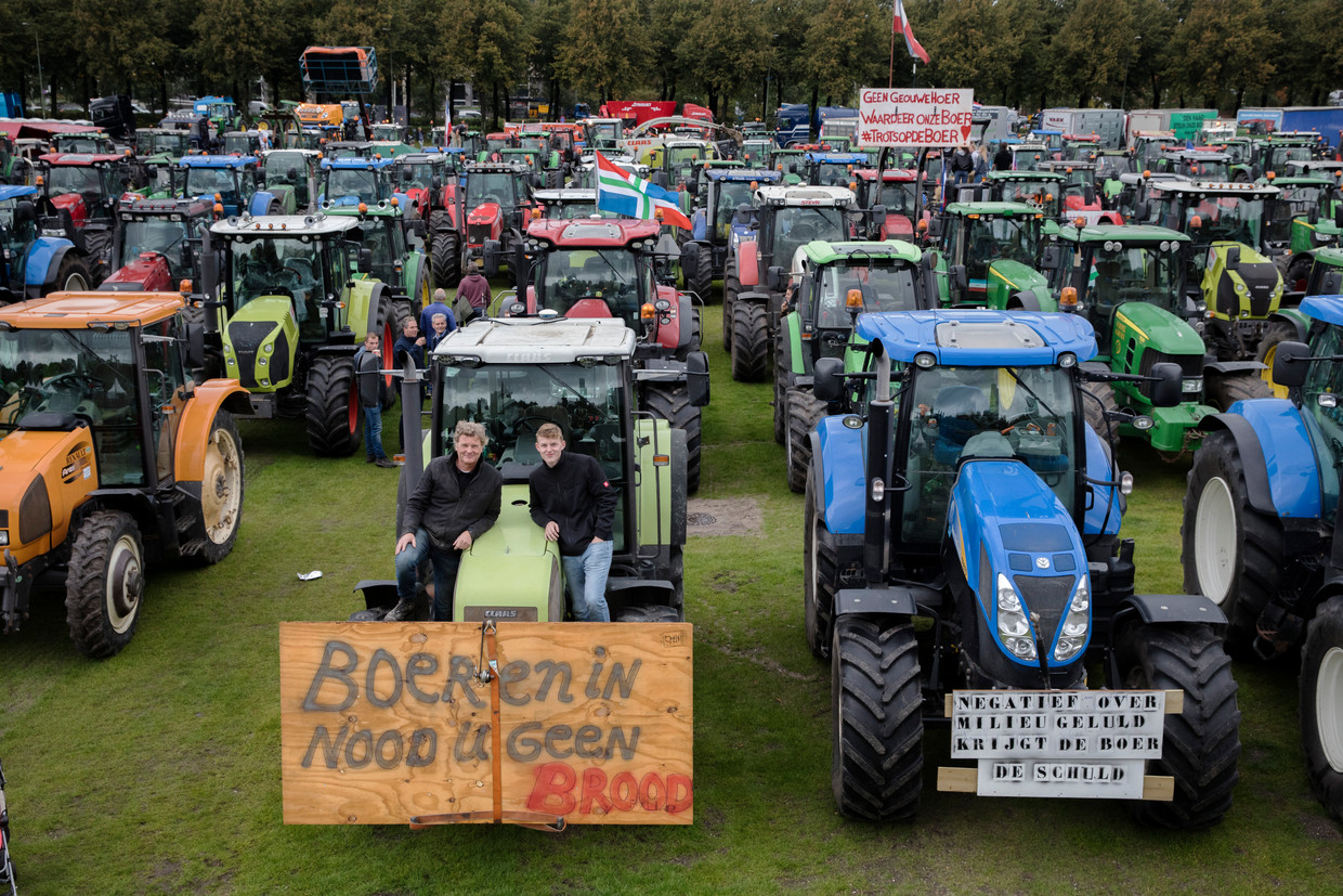 Fazendeiros e agricultores paralisam Haia e estradas na Holanda em protesto contra diretrizes ambientais globalistas 2