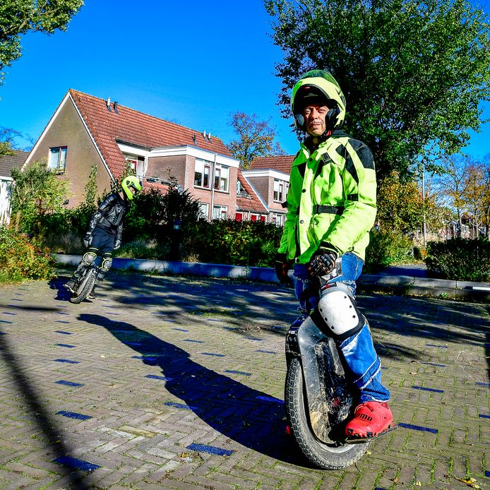 Berg kleding op Schep huis In beslag genomen eenwieler van Bob te koop aangeboden op veilingsite:  'Absurd' | Auto | AD.nl