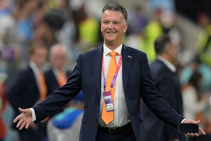 Louis van Gaal: 'Ben weer met pensioen, maar als Portugal belt dan ga ik luisteren' | Nederlands voetbal | AD.nl