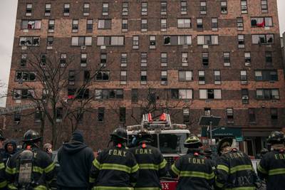 Zeker 19 doden bij zware brand in flatgebouw New York, onder wie 9 kinderen: “Een van de ergste branden in huidige tijden”