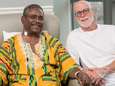 Onbekende klasgenoot van 50 jaar geleden schenkt Kenneth levensnoodzakelijke nier
