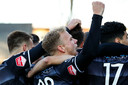Spelers FC Den Bosch vieren de overwinning op Telstar.