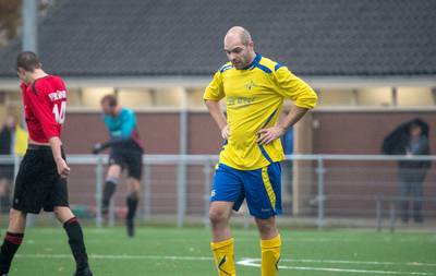 ‘Camping-elftal’ EMM Randwijk heeft nog 8 spelers over: ‘laat het maar sneeuwen’