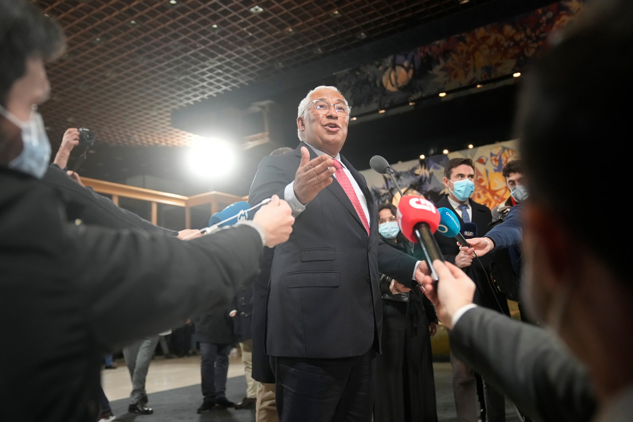 Portuguese Prime Minister Antonio Costa will speak to the press on Sunday evening before announcing the first ballot on ballot.  AP . image