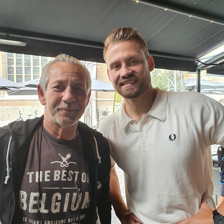Trainer Rudy Vanrusselt: 'Simon heeft zich nooit als een ster gedragen. Hou hem op straat tegen voor een foto en hij zal tijd voor je maken.' Beeld uit privé-archief