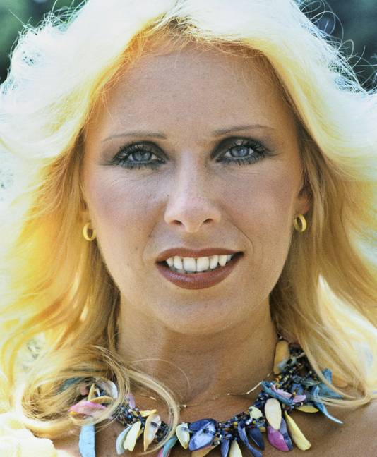 Overlever Bonnie St Claire Is Geen Vrouw Van Regels Sterren Ad Nl Zelfs een stilstaande klok geeft af en toe de juiste tijd. overlever bonnie st claire is geen