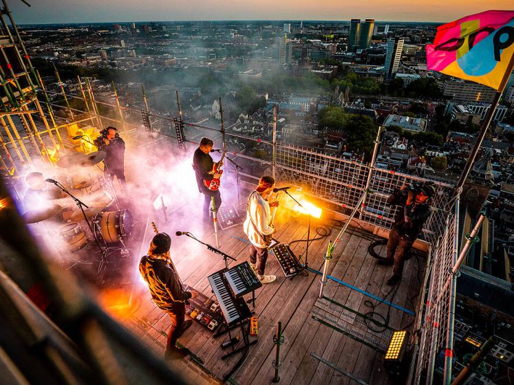 Nagenieten: bekijk hier het hele optreden van Kensington op de Domtoren terug