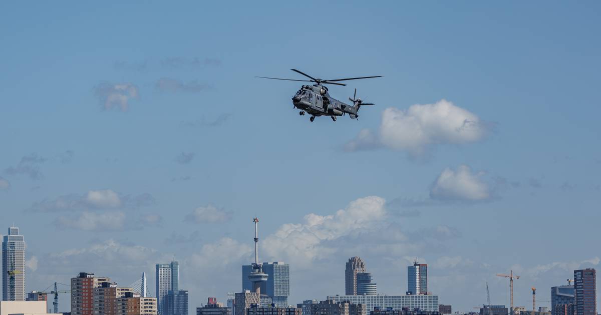 Helikopter vliegt boven Rotterdam ter voorbereiding op terrorismeoefening Rotterdam AD.nl