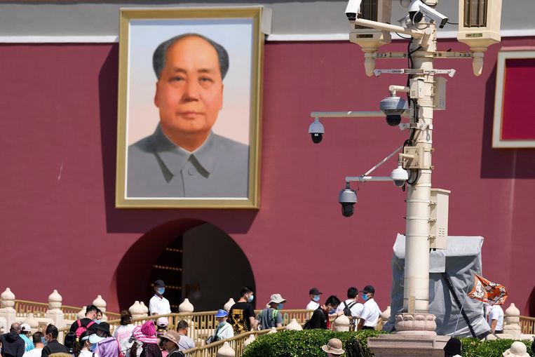 Camera’s zijn normaal geworden in het straatbeeld van Peking. Niemand blijft onopgemerkt. Beeld Ng Han Guan/Associated Press