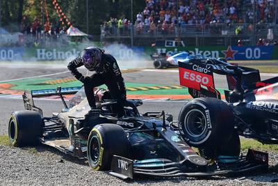 Ricciardo wint op Monza, geen punten voor Verstappen en Hamilton na dramatische crash