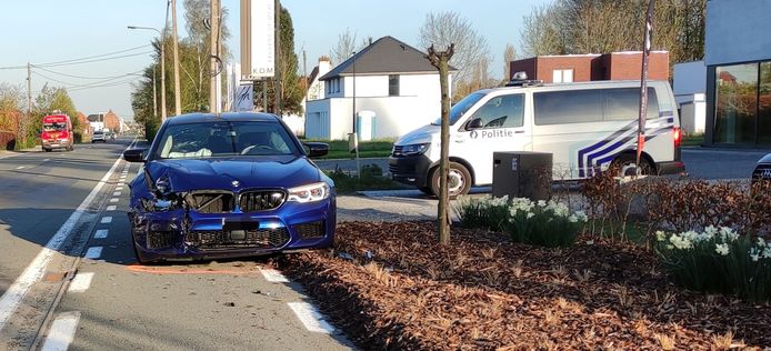 De Rijksweg politie zakte af naar de Rijksweg in Kuurne.