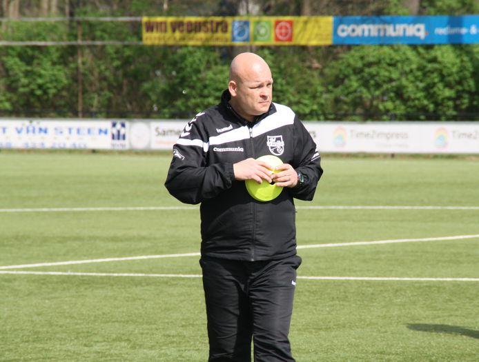 Joshua Nijlant als trainer van SV Zwolle.
