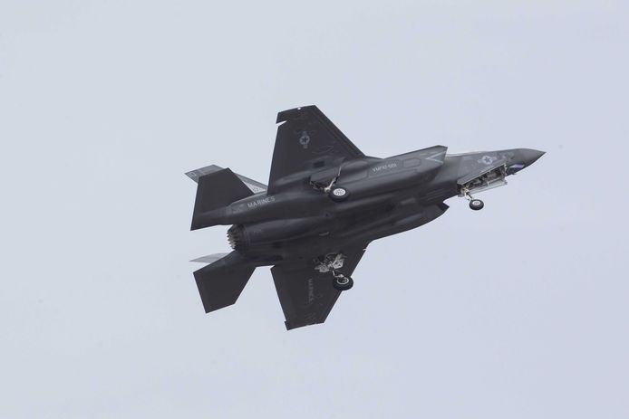Een F-35 stijgt op vanop een luchtmachtbasis in Florida.